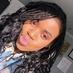 Meet your Posher, Nia